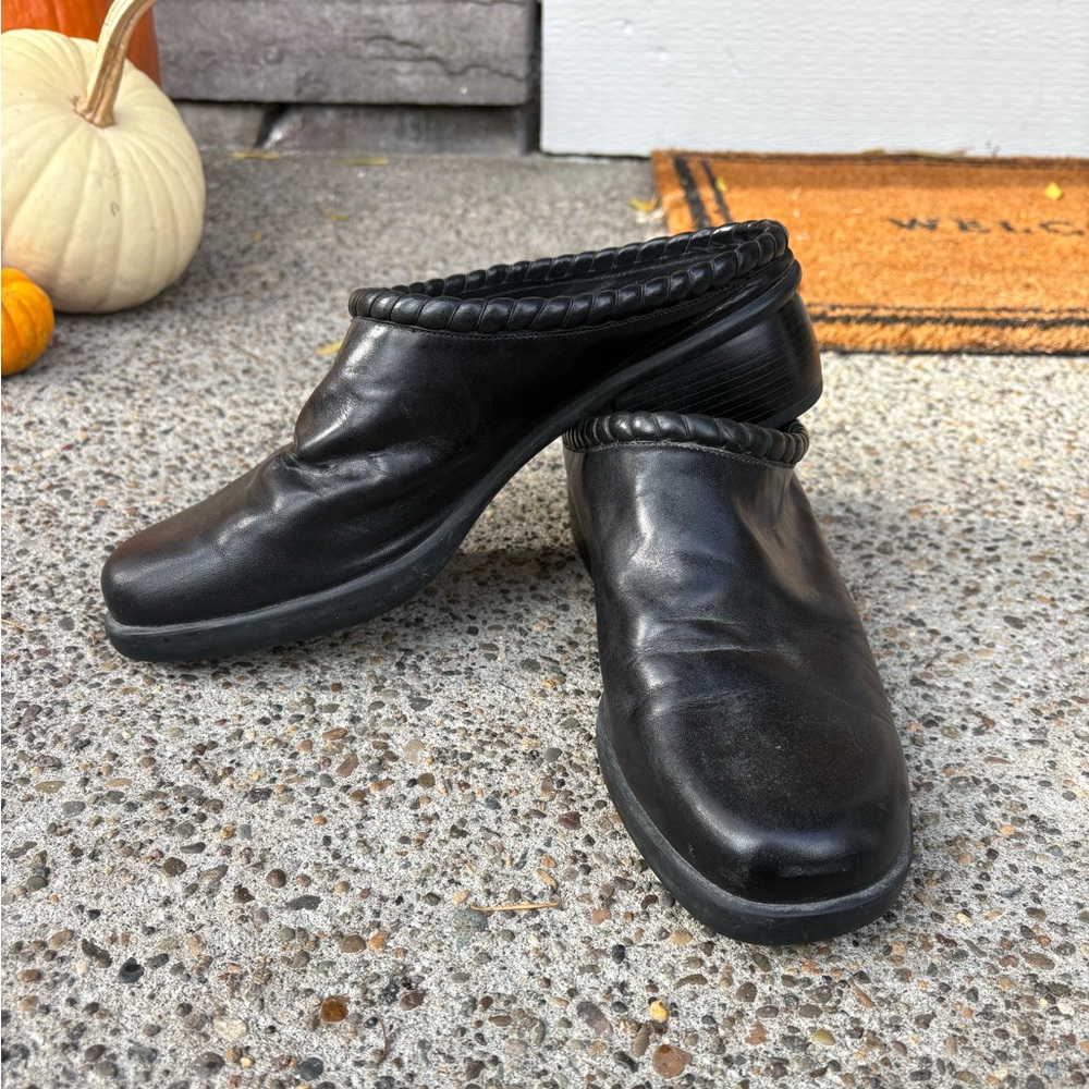 Womens Black Leather Shoes